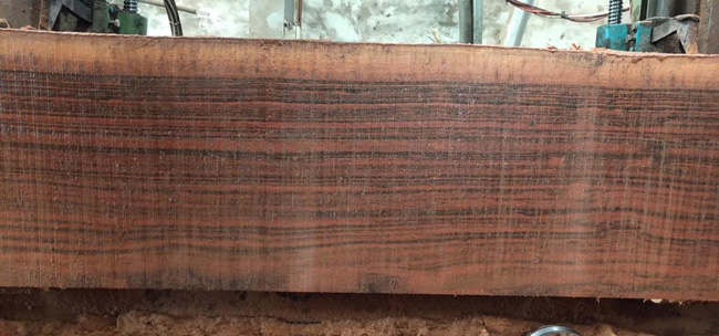 板材好還是實(shí)木好