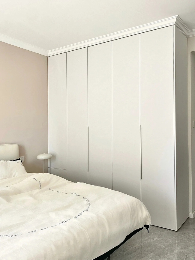 臥室一門到頂衣柜